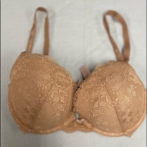 32DD Victoria Secret EUC